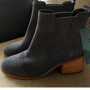 TOMS Boot Suede.